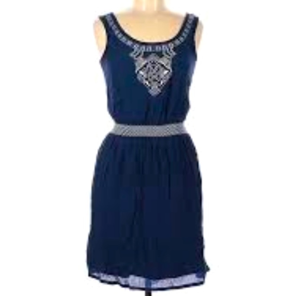 MAURICE’S Sleeveless Scoop Neck Crinkle Navy Dress w/Ivory Embroidery Size 8/10
